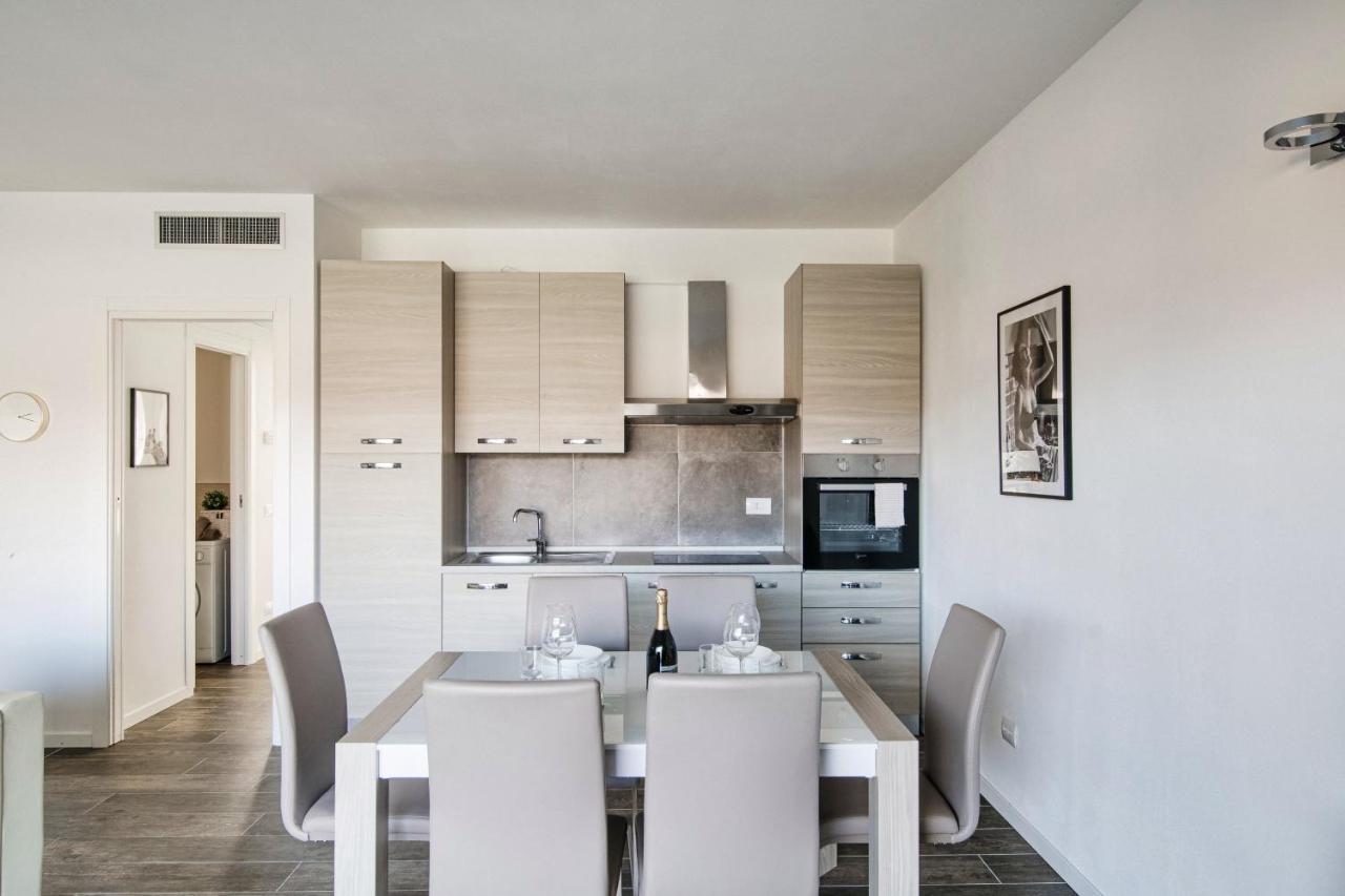 Silvia Lenno House - The House Of Travelers Apartment Bagian luar foto
