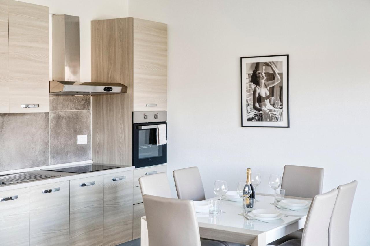 Silvia Lenno House - The House Of Travelers Apartment Bagian luar foto