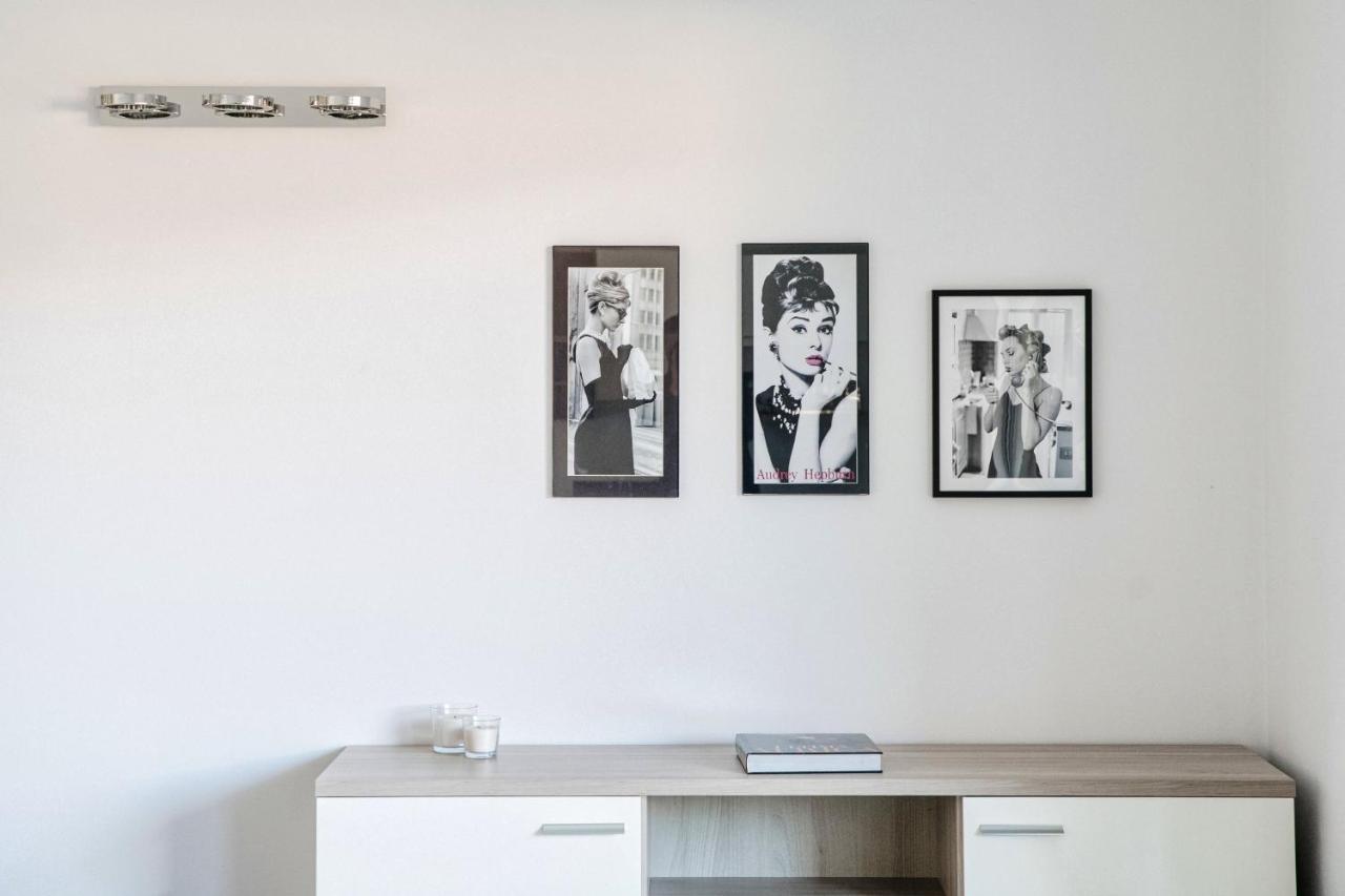Silvia Lenno House - The House Of Travelers Apartment Bagian luar foto