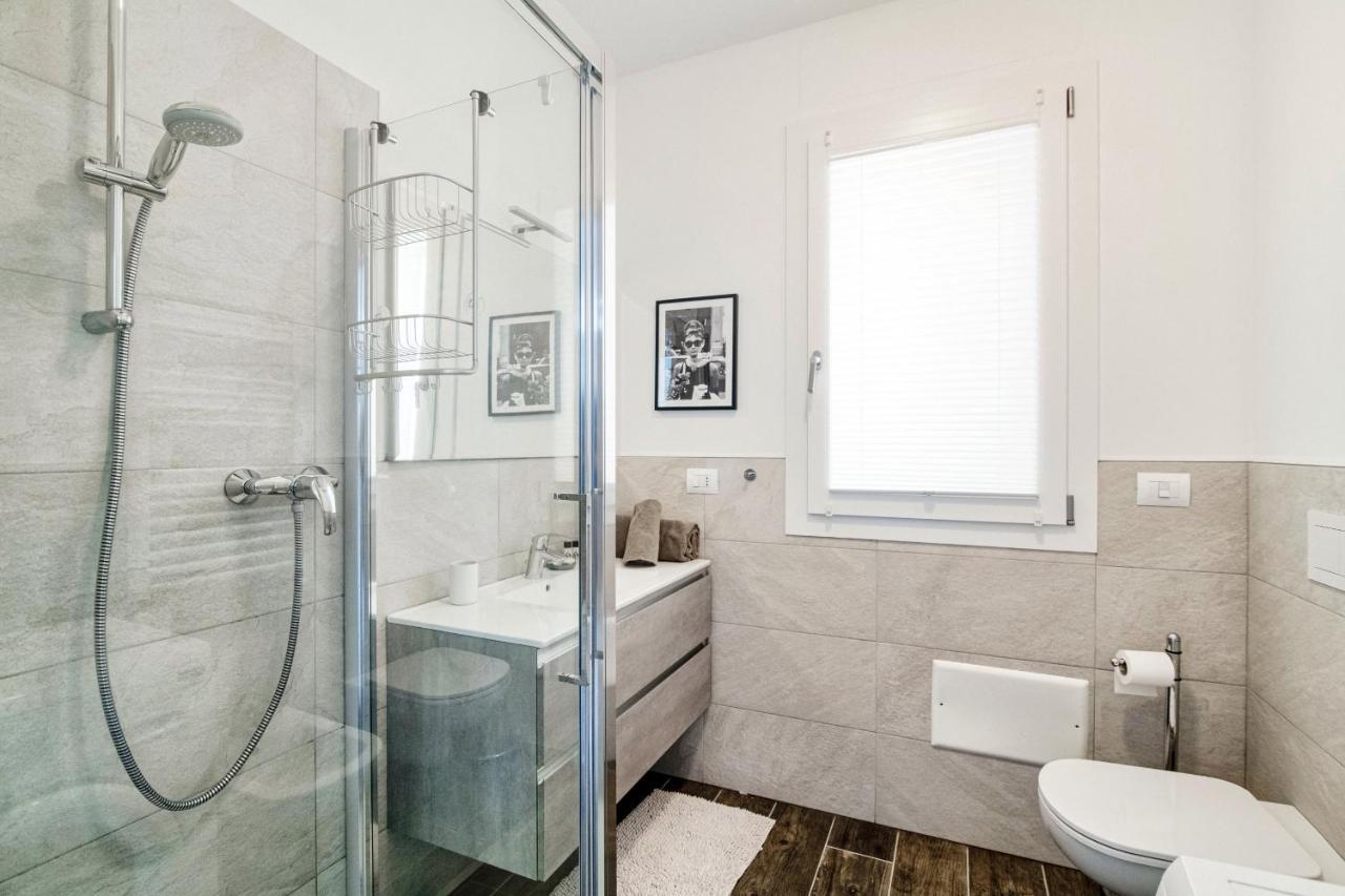Silvia Lenno House - The House Of Travelers Apartment Bagian luar foto